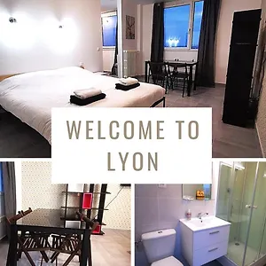 https://o-bon-temps-lyon-suite-2.hotels-rhonealpes.com